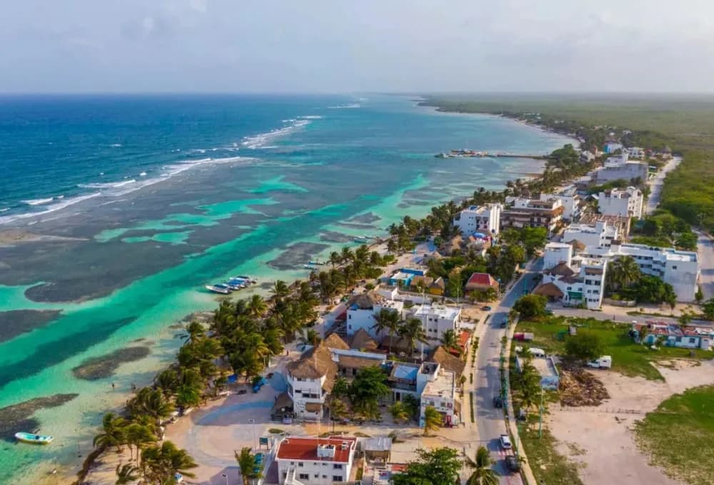 Mahahual se consolida como el nuevo paraíso del workcation en el Caribe Mexicano
